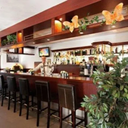 バスティオン スキポール ホーフドロープ ホテル