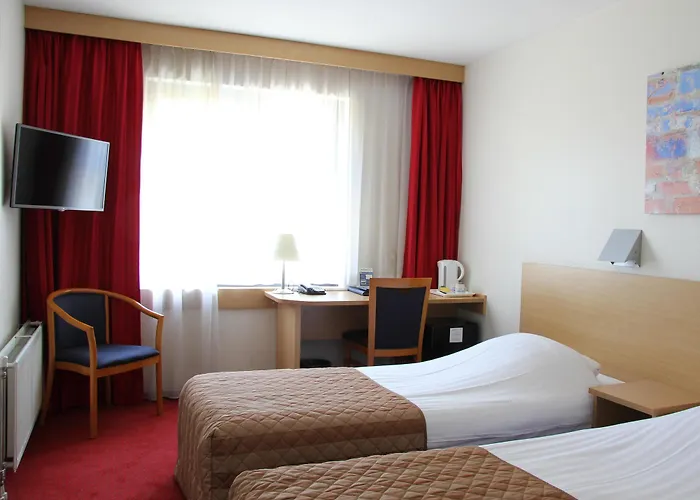 Hotel Bastion Schiphol 3*