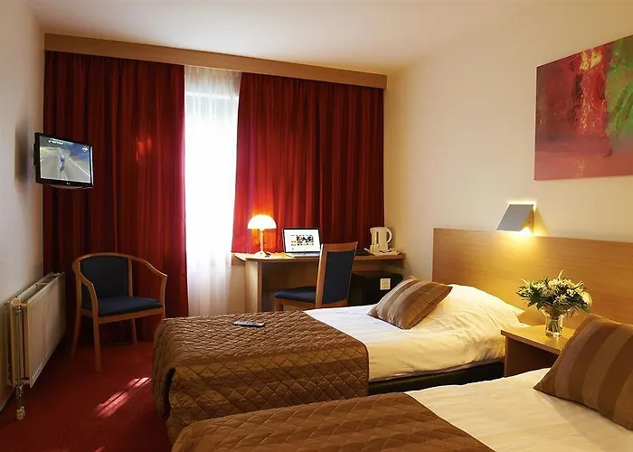 Bastion Schiphol Hotel 3*