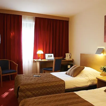 Bastion Schiphol Hotel 3*